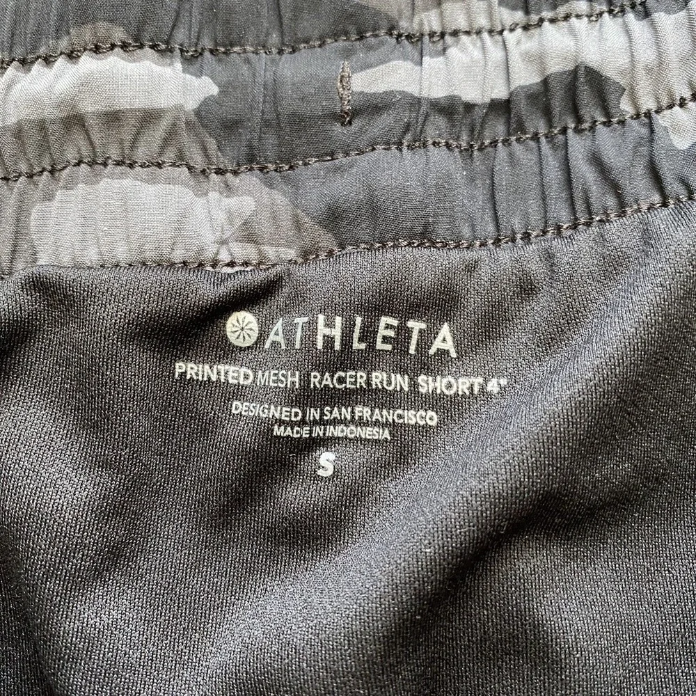 Athleta Women's Racer Run Shorts 4‎ Camo Gray Black Size S Athleisure Gym Sporty